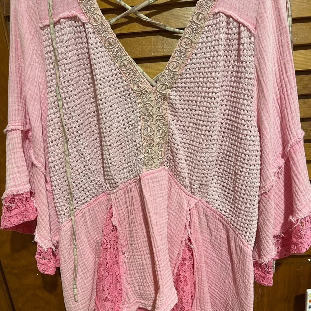 POL woven 3/4‎ sleeve v-neck top - Picture 2 of 4